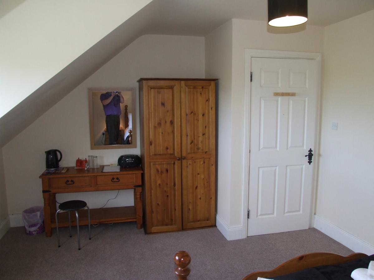 The Curragh Country House Accommodation 纽布里奇 客房 照片